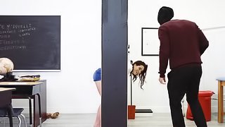Cute coed is stuck and teacher takes advantage of it to fuck her